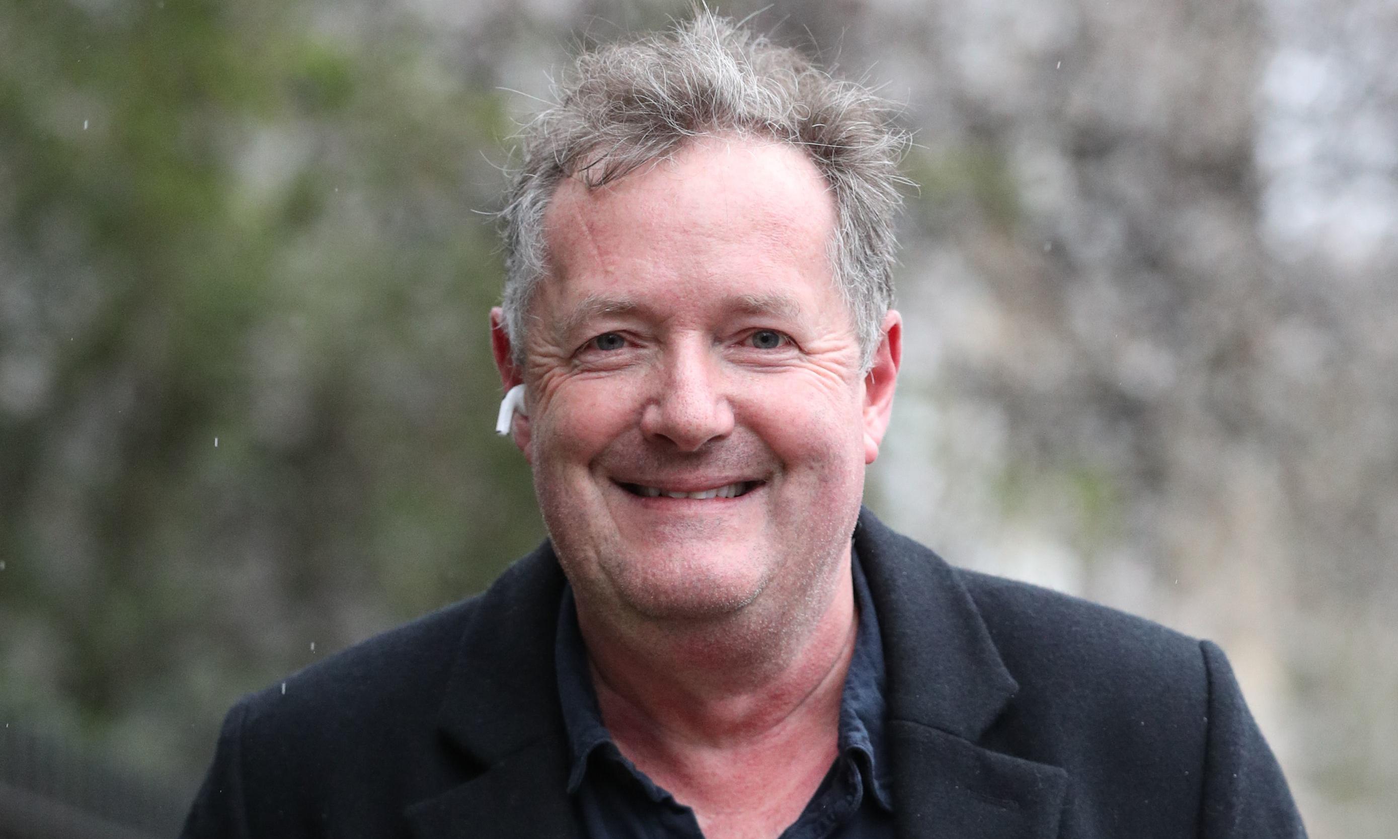 皮尔斯·摩根(Piers Morgan)穿着西装和领带,微笑着看着镜头:皮尔斯·摩根(Piers Morgan)声称,自从离开ITV节目以来,他已经收到了“很多”工作机会。
