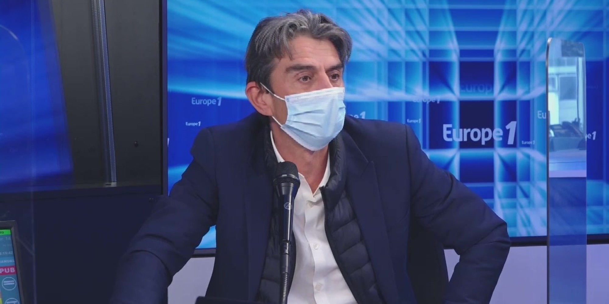 历史学家,企业家帕斯卡尔·布兰查德(Pascal Blanchard)是来自欧洲1号的游客,他于周三晚上返回欧洲,他的任务是确定我们历史上的新人物,重命名街道和公共建筑。 据他介绍,这是一次象征性的使命,与市长的“成功”相遇。